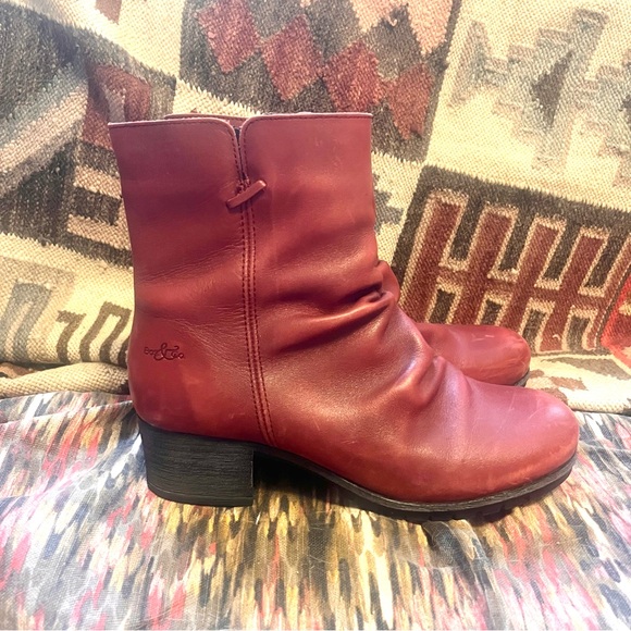 🆕 Bos & Co • red ankle leather booties with side zipper - Picture 2 of 11